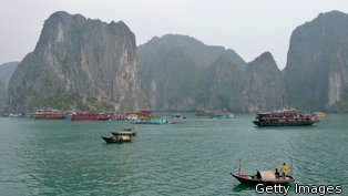 One Dead, 8 Missing in Vietnam Boat Accident

   
